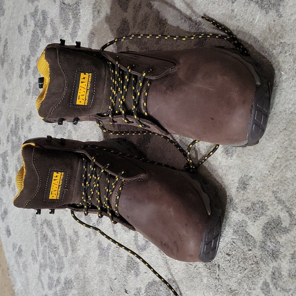 Mens size 12 brown leather Halogen Dewalt work boots. Electric Hazard protection